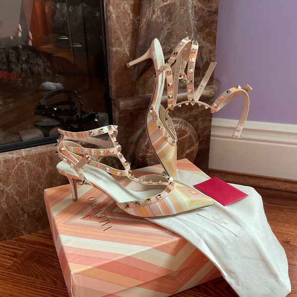 VALENTINO GARAVANI NIB Rockstud Native Stripe Ankle Strap Kitten Heels Pumps !!! - Picture 4 of 7